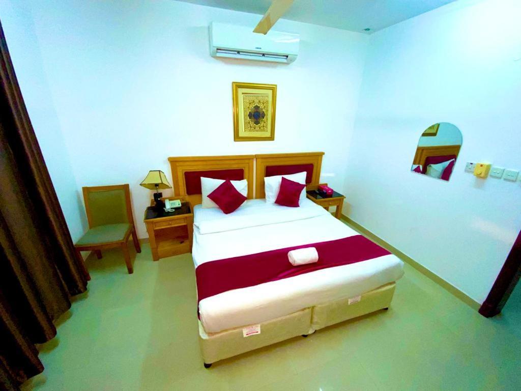 Savoy Inn Hotel Apartments Маскат Экстерьер фото