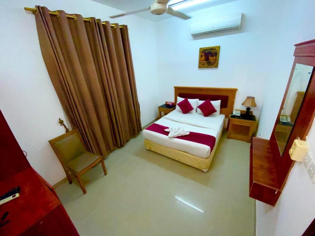 Savoy Inn Hotel Apartments Маскат Экстерьер фото