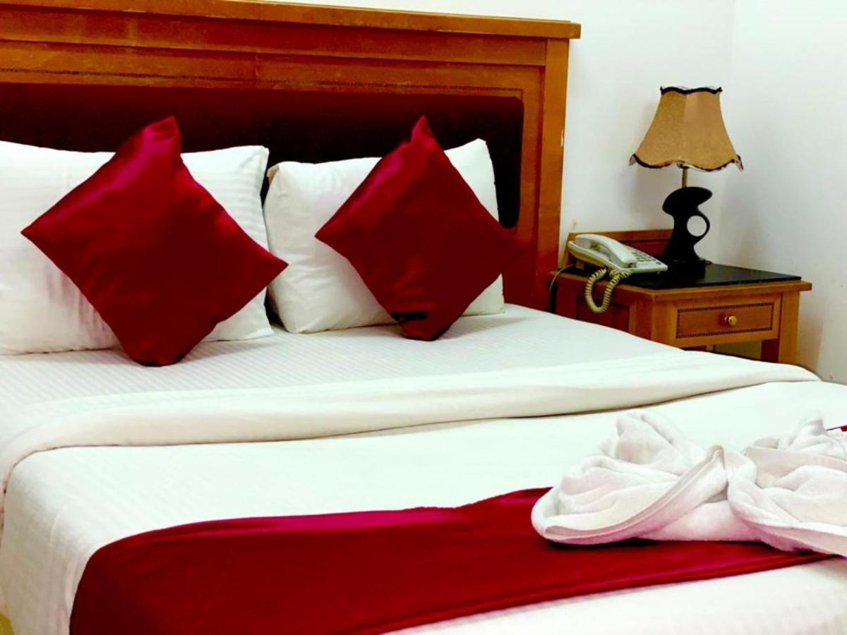 Savoy Inn Hotel Apartments Маскат Экстерьер фото